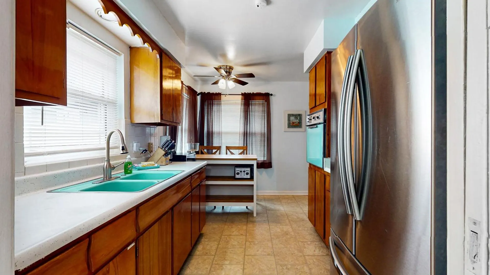 Relax In Retro Villa Clearwater