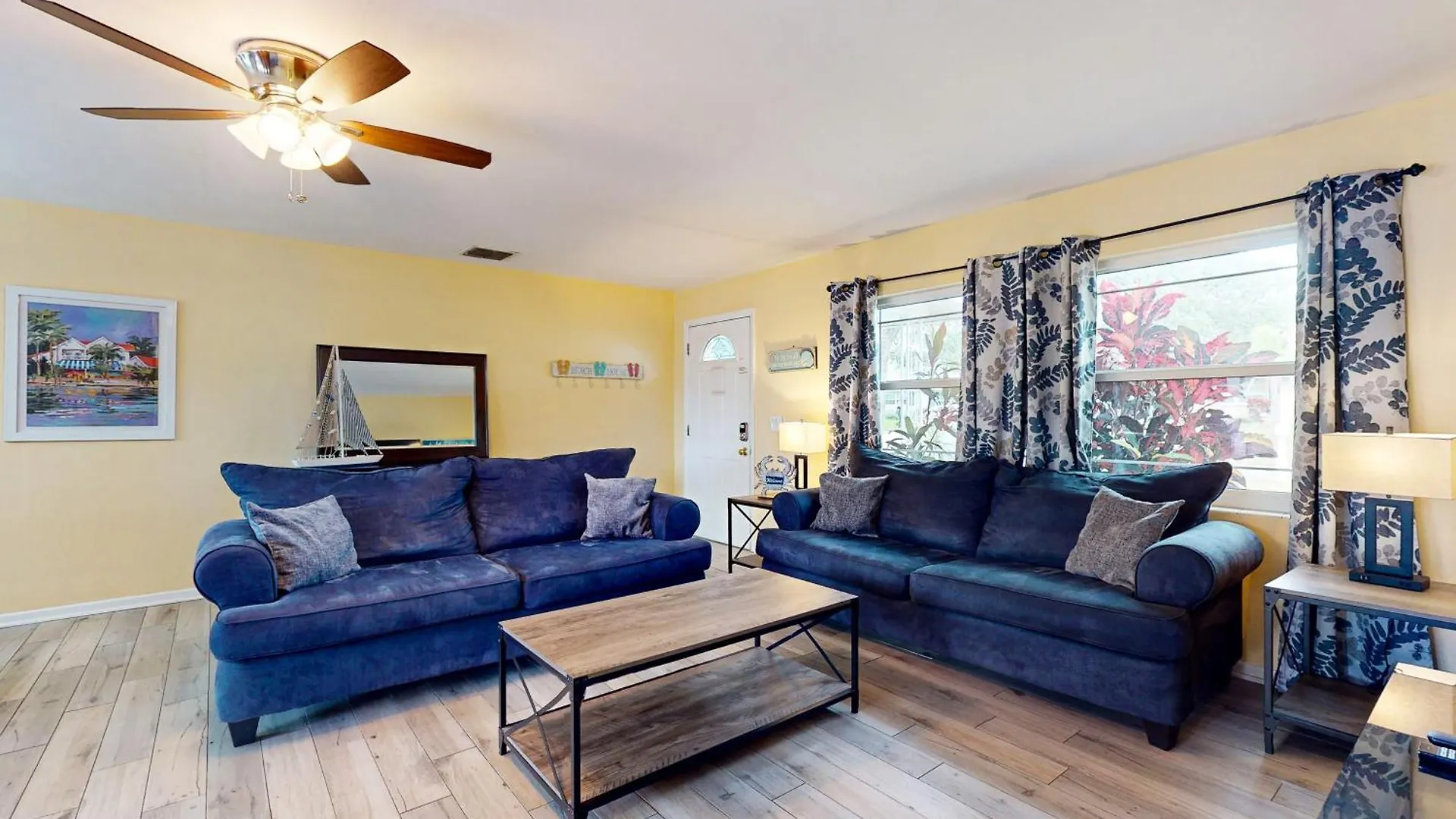 Relax In Retro Villa Clearwater