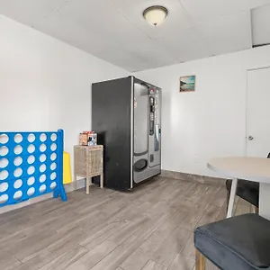 Apartment 1k Bed With Shared Pool 02, Clearwater